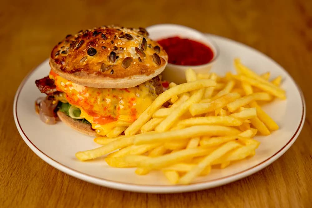 Bastion Cheeseburger