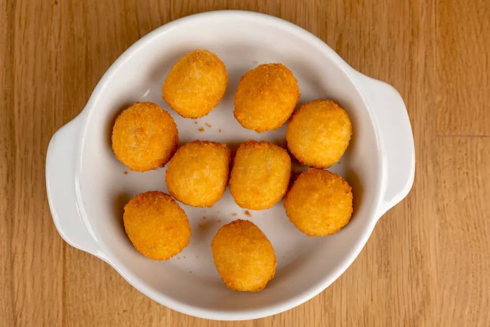 Bulete de mozzarella cu jalapeño