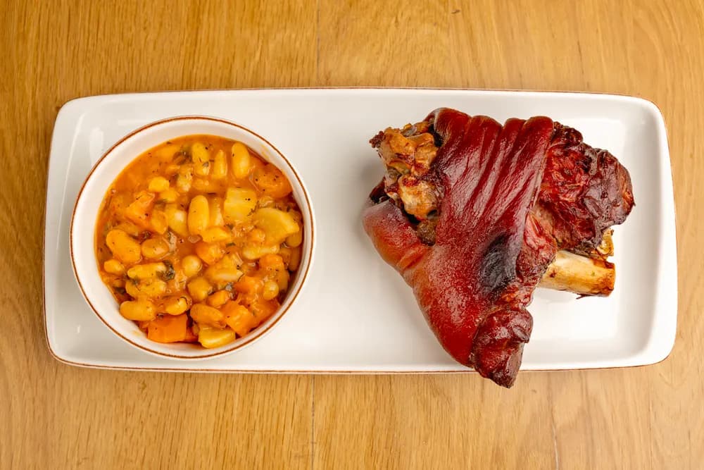 Ciolan de porc gătit la sous-vide