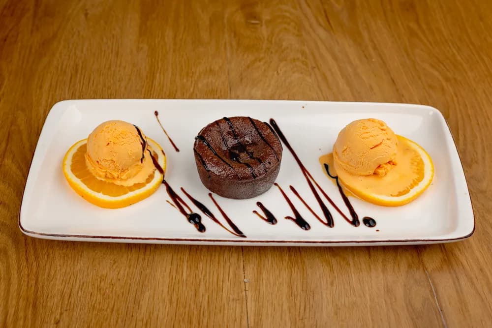 Lava cake cu înghețată