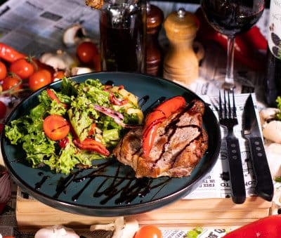 Steak din ceafa la gratar